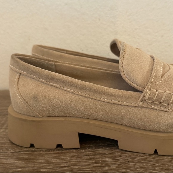 Dolce Vita Elias Flats, Dune Suede, Size 7.5 - Picture 3 of 9